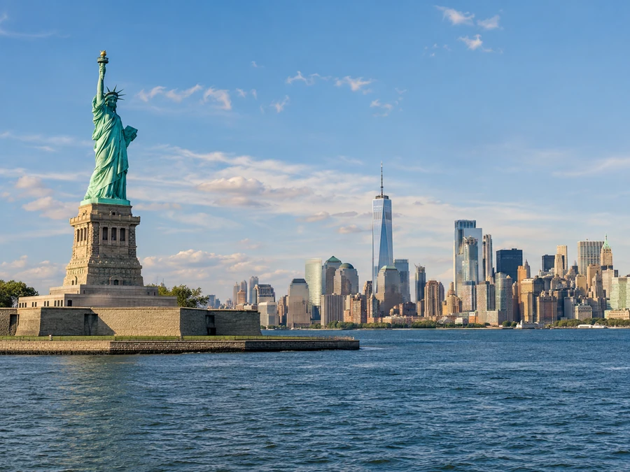 Lower Manhattan skyline and the Brooklyn Bridge